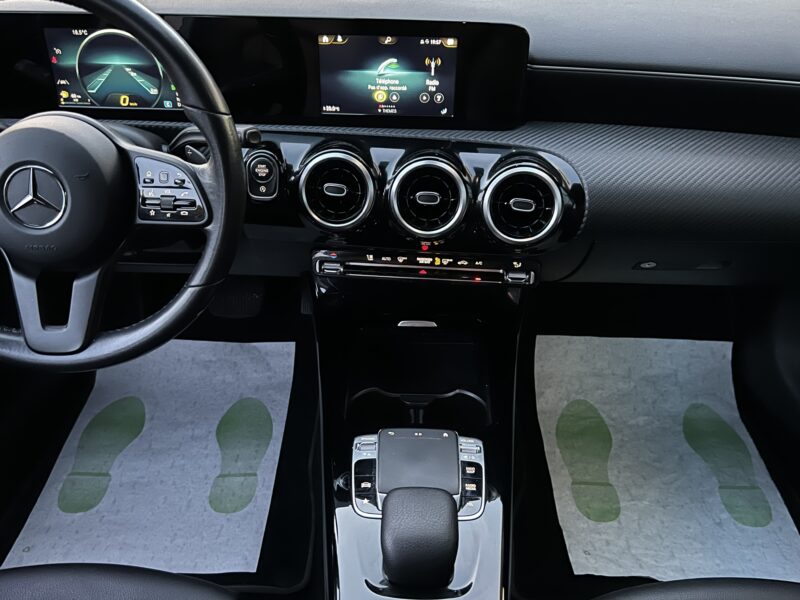 MERCEDES CLASSE A IV 180D 116 Cv 1ERE MAIN BOITE AUTO 7G CUIR GRAND ECRAN FULL LEDS - Garantie1an