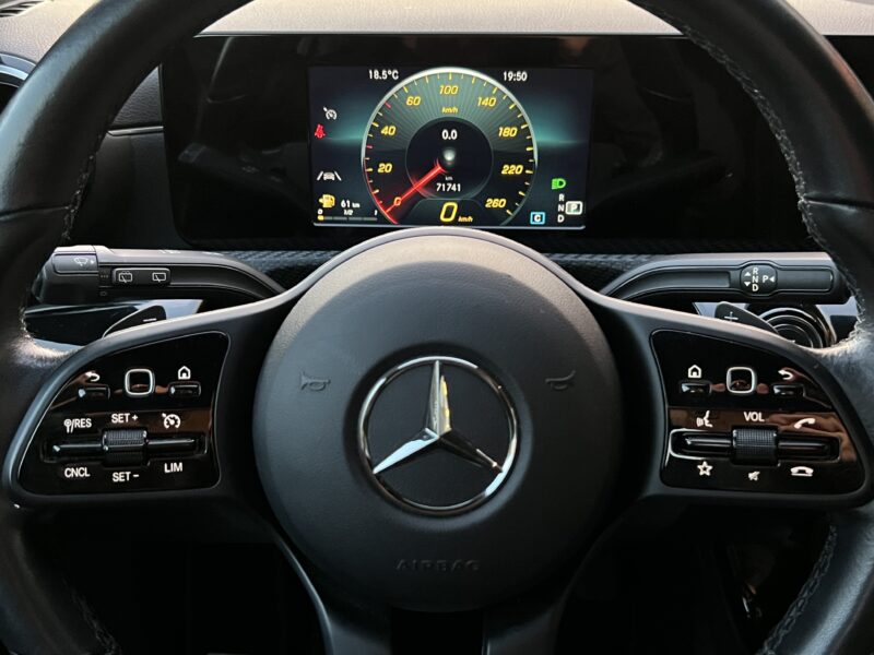 MERCEDES CLASSE A IV 180D 116 Cv 1ERE MAIN BOITE AUTO 7G CUIR GRAND ECRAN FULL LEDS - Garantie1an