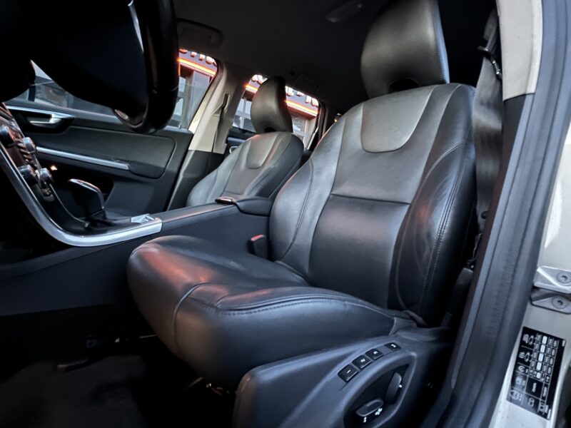 VOLVO XC60 PHASE 2 II D4 2.0 180 Cv BOITE AUTO CUIR GPS BLUETOOTH CRIT AIR 2 - Garantie1an