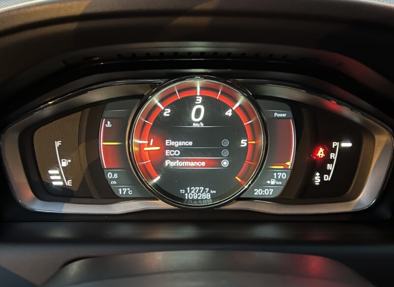 VOLVO XC60 PHASE 2 II D4 2.0 180 Cv BOITE AUTO CUIR GPS BLUETOOTH CRIT AIR 2 - Garantie1an