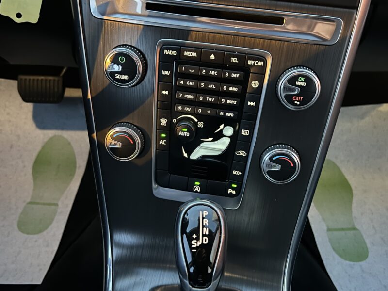 VOLVO XC60 PHASE 2 II D4 2.0 180 Cv BOITE AUTO CUIR GPS BLUETOOTH CRIT AIR 2 - Garantie1an