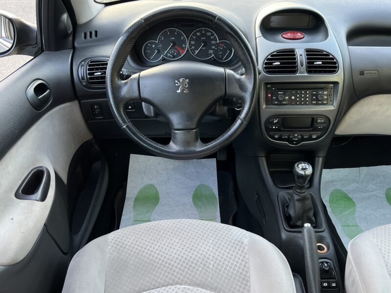 PEUGEOT 206 PHASE 2 NAVTECH 1.4 90 Cv 5 PORTES / BLUETOOTH CLIMATISATION - Garantie1an