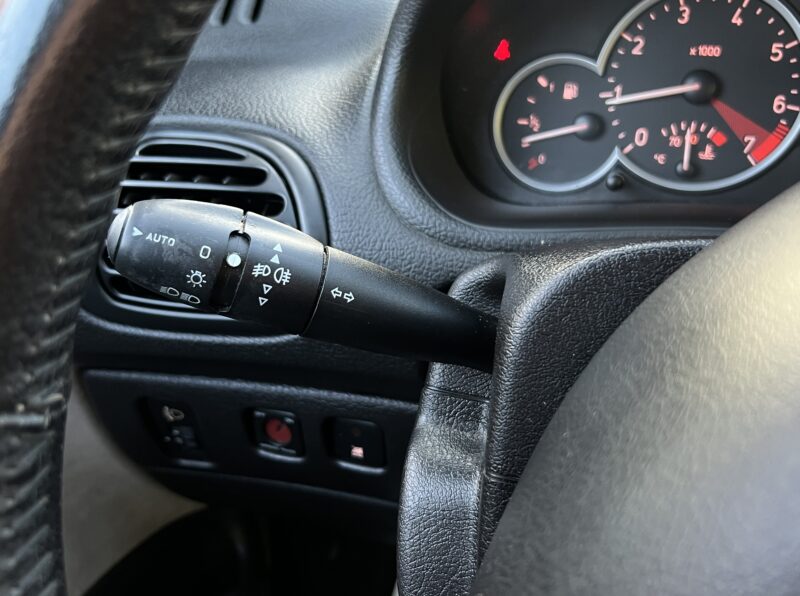 PEUGEOT 206 PHASE 2 NAVTECH 1.4 90 Cv 5 PORTES / BLUETOOTH CLIMATISATION - Garantie1an