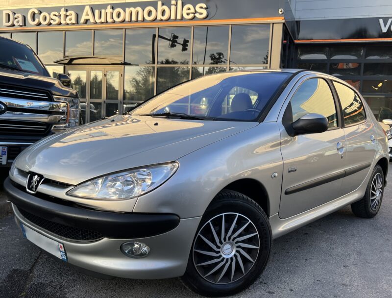 PEUGEOT 206 PHASE 2 NAVTECH 1.4 90 Cv 5 PORTES / BLUETOOTH CLIMATISATION - Garantie1an