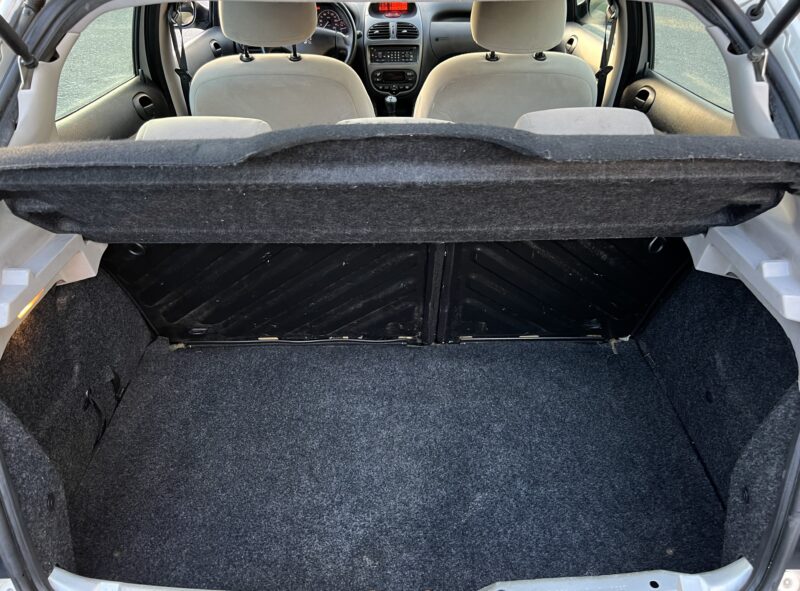 PEUGEOT 206 PHASE 2 NAVTECH 1.4 90 Cv 5 PORTES / BLUETOOTH CLIMATISATION - Garantie1an