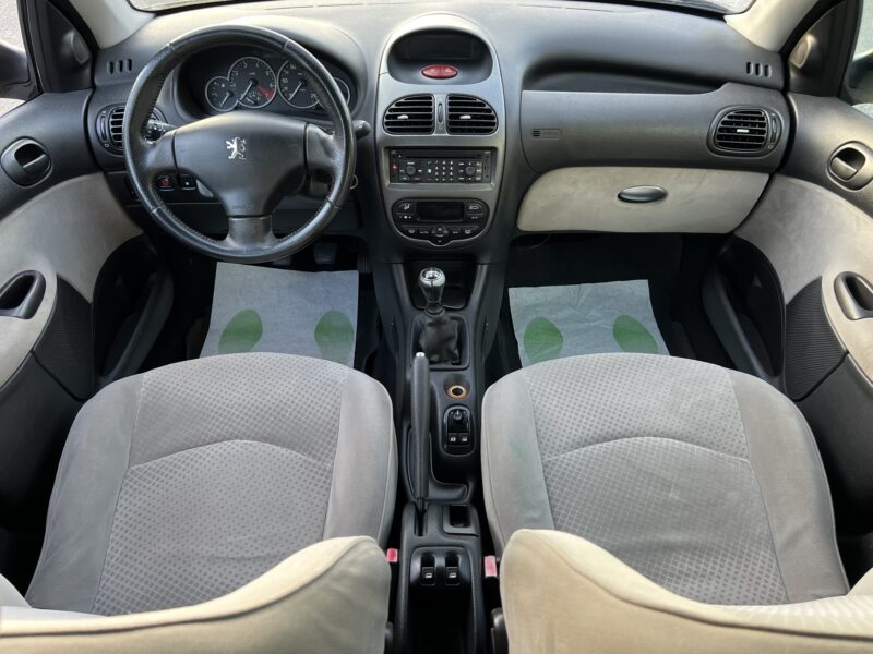 PEUGEOT 206 PHASE 2 NAVTECH 1.4 90 Cv 5 PORTES / BLUETOOTH CLIMATISATION - Garantie1an