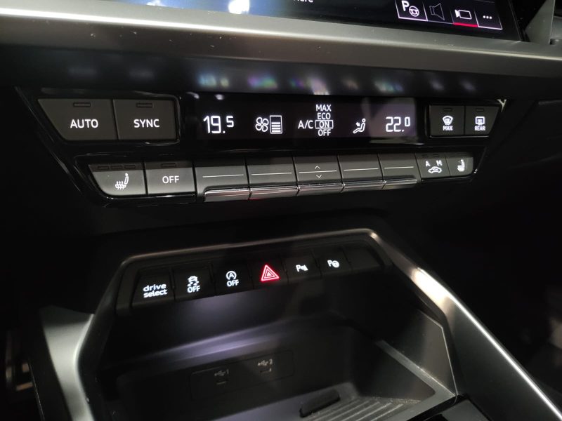 AUDI A3 Sportback 35 eTFSI Hybrid 150cv S-line S-Tronic, Toit Ouvrant , Caméra , Siege chauffants