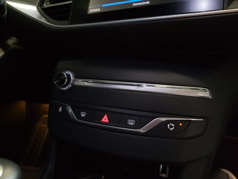 PEUGEOT 308 II 1.2 PureTech 130cv GT LINE 1ER MAIN TOIT PANORAMIQUE / CARPLAY / CAMERA / KEYLESS