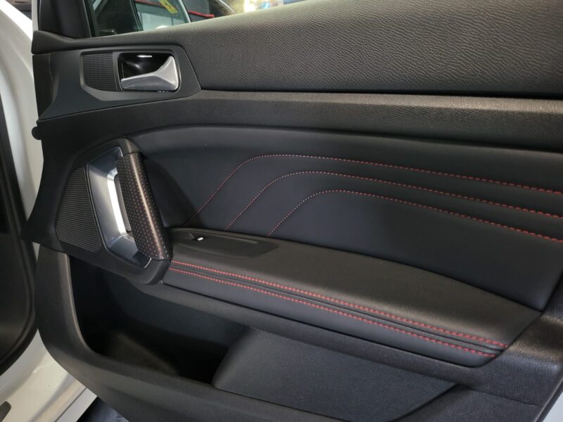 PEUGEOT 308 II 1.2 PureTech 130cv GT LINE 1ER MAIN TOIT PANORAMIQUE / CARPLAY / CAMERA / KEYLESS