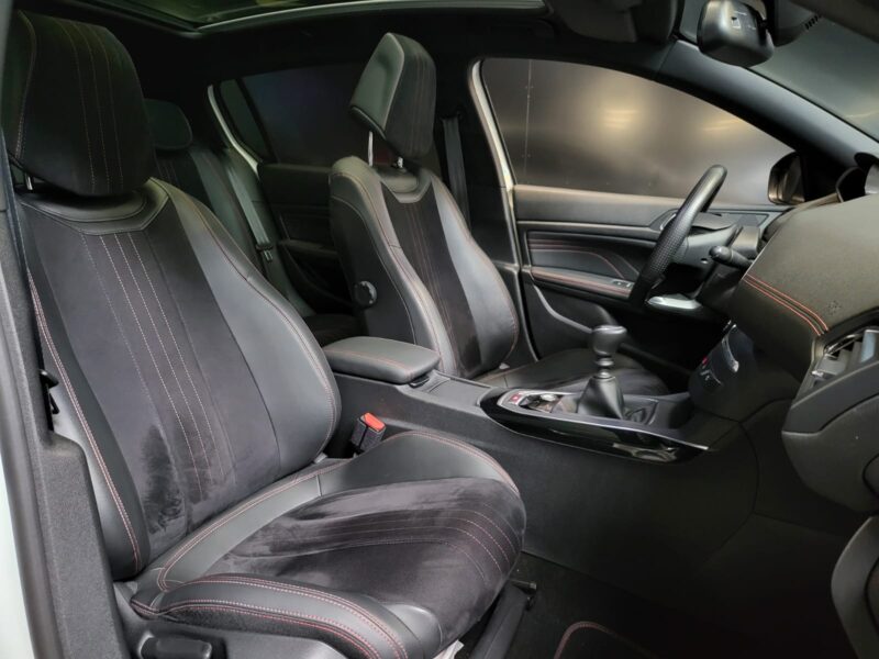 PEUGEOT 308 II 1.2 PureTech 130cv GT LINE 1ER MAIN TOIT PANORAMIQUE / CARPLAY / CAMERA / KEYLESS