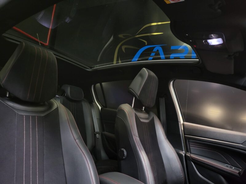 PEUGEOT 308 II 1.2 PureTech 130cv GT LINE 1ER MAIN TOIT PANORAMIQUE / CARPLAY / CAMERA / KEYLESS