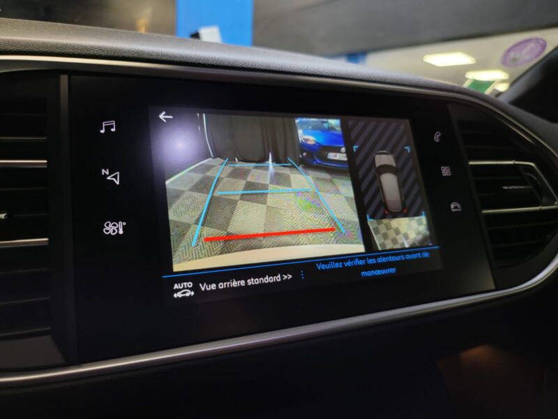 PEUGEOT 308 II 1.2 PureTech 130cv GT LINE 1ER MAIN TOIT PANORAMIQUE / CARPLAY / CAMERA / KEYLESS