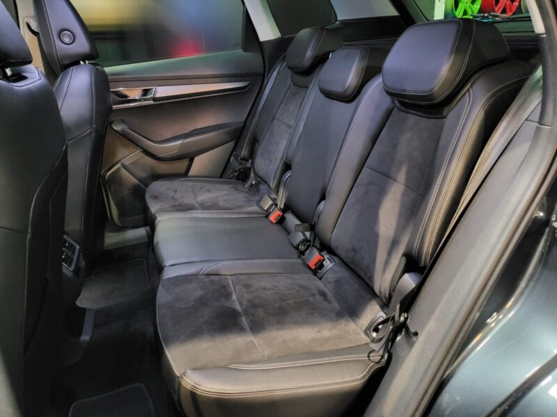 SKODA KAROQ 1.5 TSI 150cv ACT Style 4X4 DSG7 // APPLE CARPLAY/HAYON ELECTRIQUE/ATTELAGE AMOVIBLE