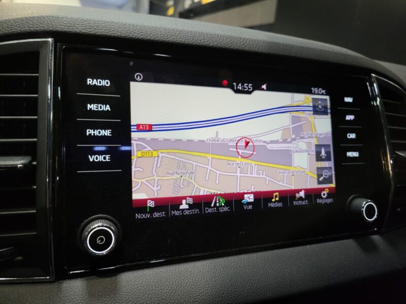 SKODA KAROQ 1.5 TSI 150cv ACT Style 4X4 DSG7 // APPLE CARPLAY/HAYON ELECTRIQUE/ATTELAGE AMOVIBLE