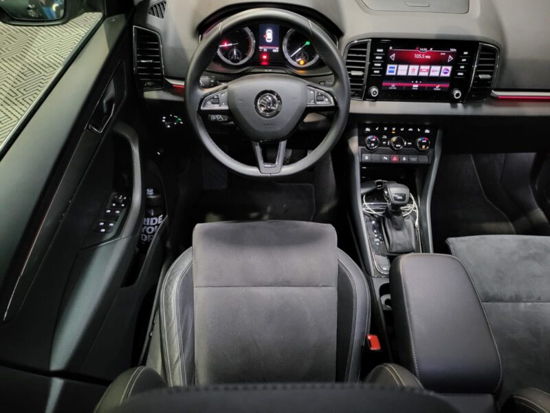 SKODA KAROQ 1.5 TSI 150cv ACT Style 4X4 DSG7 // APPLE CARPLAY/HAYON ELECTRIQUE/ATTELAGE AMOVIBLE