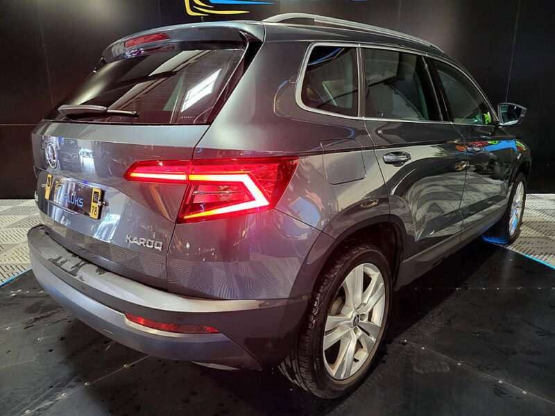 SKODA KAROQ 1.5 TSI 150cv ACT Style 4X4 DSG7 // APPLE CARPLAY/HAYON ELECTRIQUE/ATTELAGE AMOVIBLE