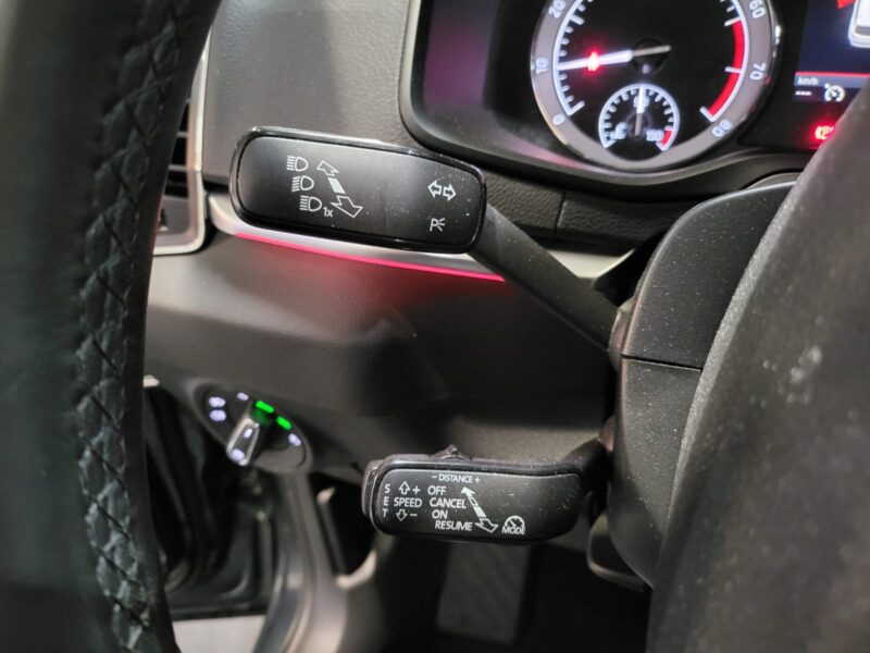 SKODA KAROQ 1.5 TSI 150cv ACT Style 4X4 DSG7 // APPLE CARPLAY/HAYON ELECTRIQUE/ATTELAGE AMOVIBLE