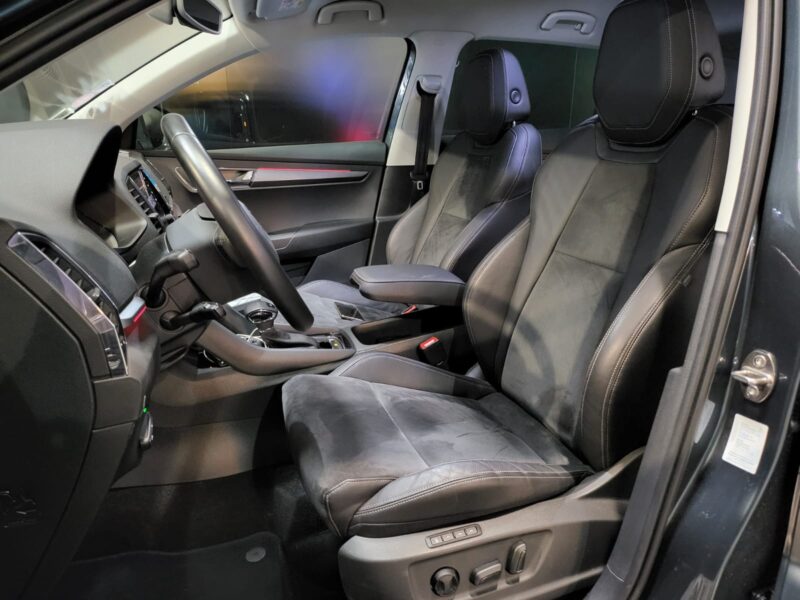 SKODA KAROQ 1.5 TSI 150cv ACT Style 4X4 DSG7 // APPLE CARPLAY/HAYON ELECTRIQUE/ATTELAGE AMOVIBLE