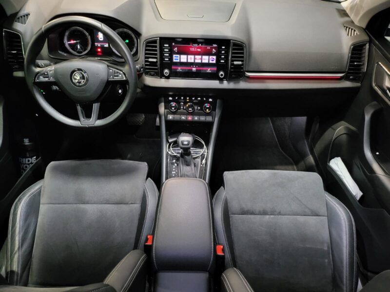 SKODA KAROQ 1.5 TSI 150cv ACT Style 4X4 DSG7 // APPLE CARPLAY/HAYON ELECTRIQUE/ATTELAGE AMOVIBLE