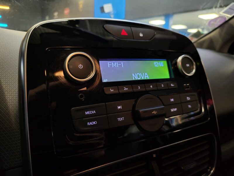 RENAULT CLIO IV 1.2L 16V 75CH LIFE PREMIERE MAIN FAIBLE KILOMETRAGE ENTRETIEN RENAULT