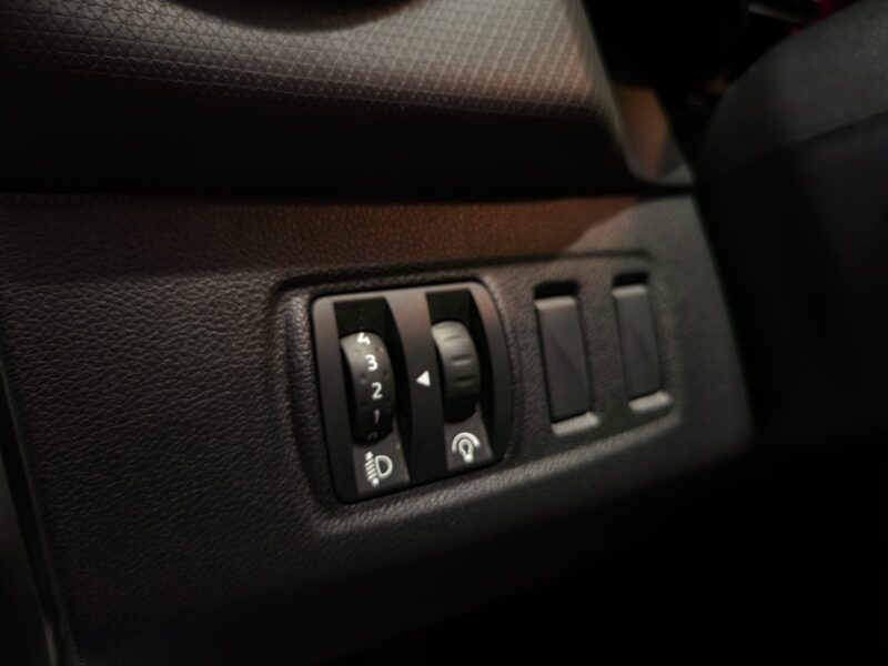 RENAULT CLIO IV 1.2L 16V 75CH LIFE PREMIERE MAIN FAIBLE KILOMETRAGE ENTRETIEN RENAULT