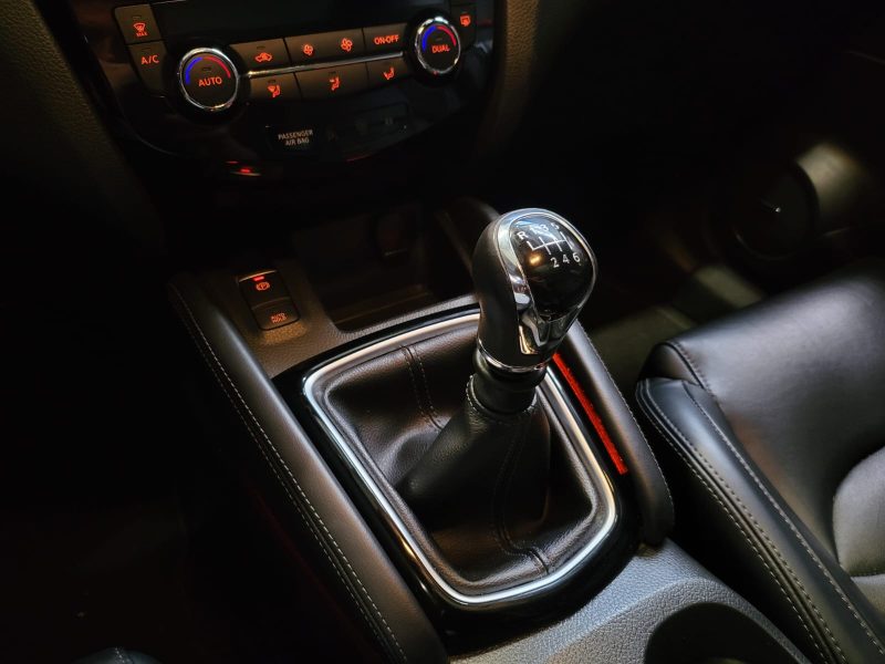 NISSAN QASHQAI 1.2 DIG-T 115 cv TEKNA+ / TOIT PANO / CAMERA 360 / BOSE / SIEGES ELECTRIQUES