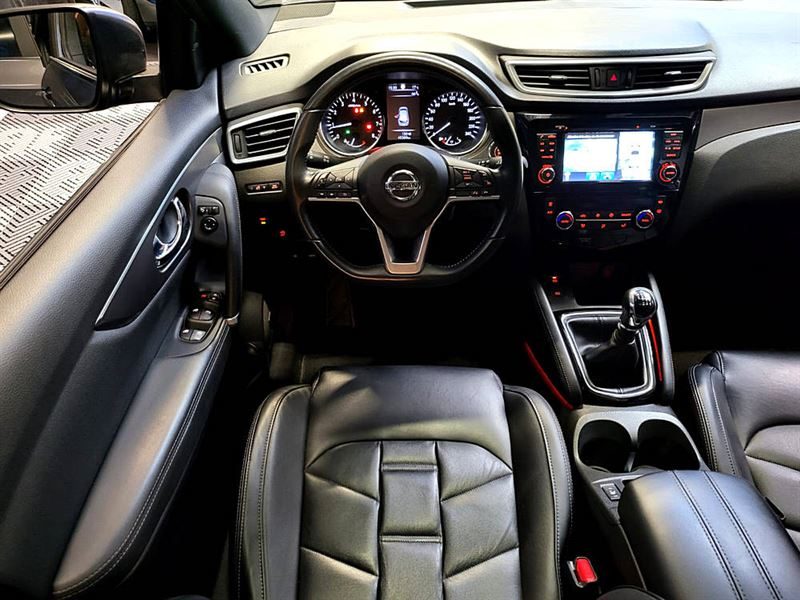 NISSAN QASHQAI 1.2 DIG-T 115 cv TEKNA+ / TOIT PANO / CAMERA 360 / BOSE / SIEGES ELECTRIQUES
