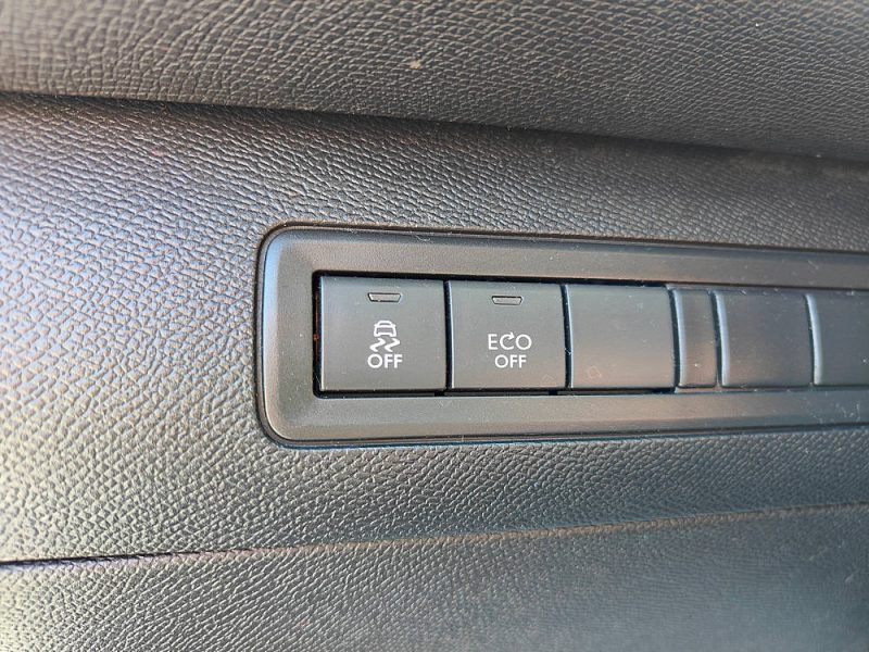 PEUGEOT 308 1.2 110 BVM ALLURE 