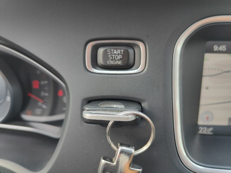 VOLVO V40 D3 150cv CROSS COUNTRY 