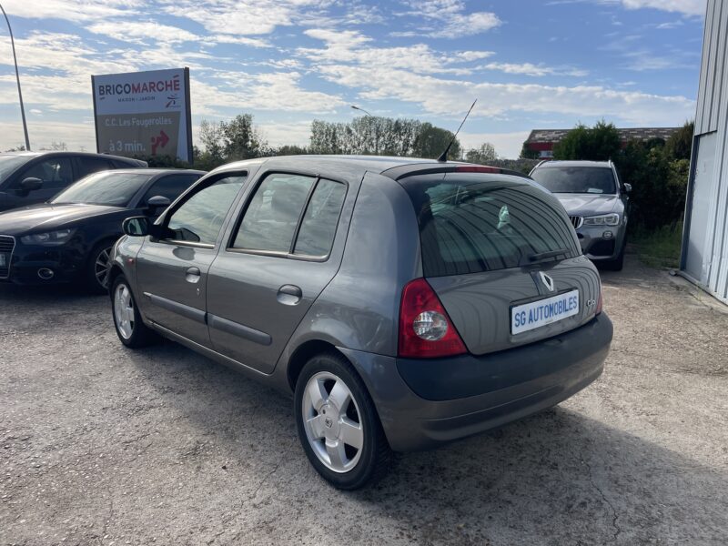 RENAULT CLIO II 2001