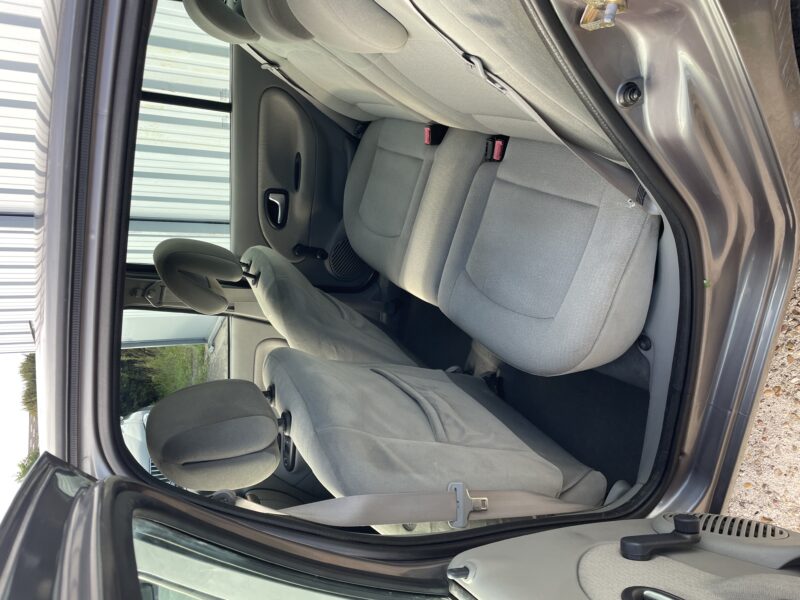 RENAULT CLIO II 2001