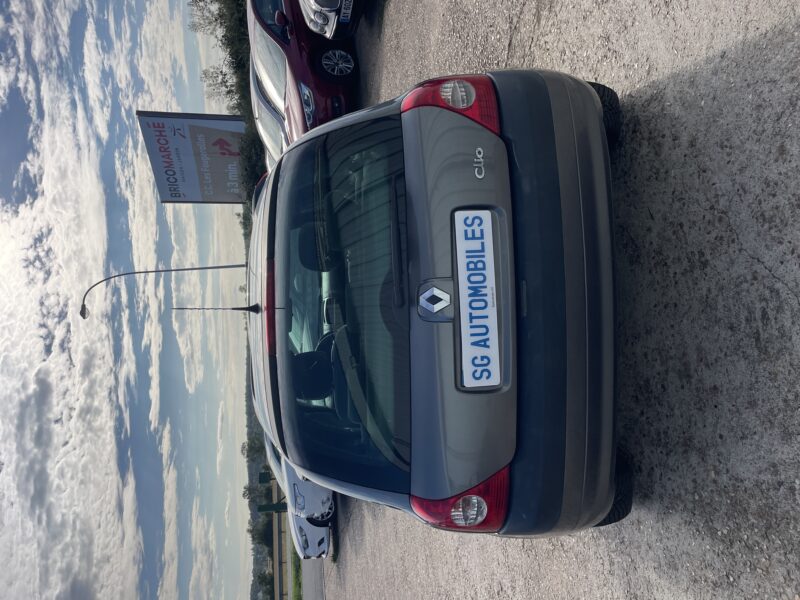 RENAULT CLIO II 2001