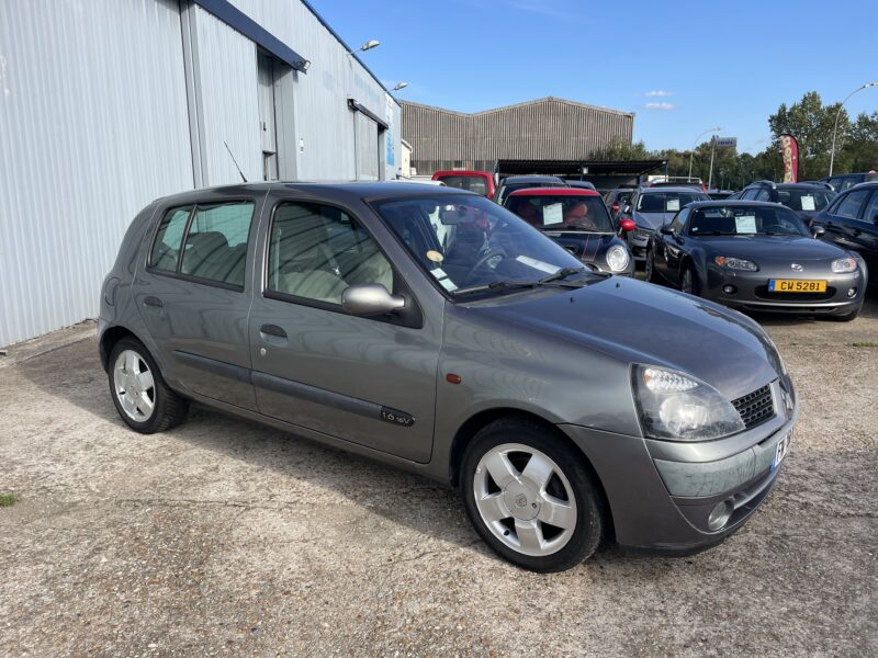RENAULT CLIO II 2001