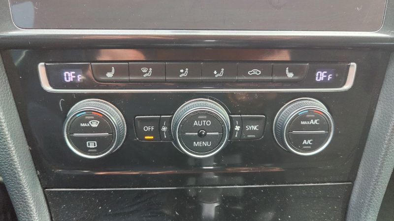 VOLKSWAGEN GOLF VII 2015