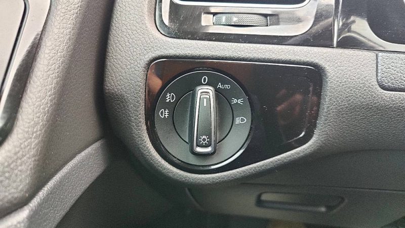 VOLKSWAGEN GOLF VII 2015