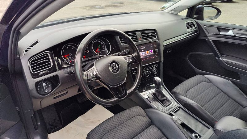 VOLKSWAGEN GOLF VII 2015