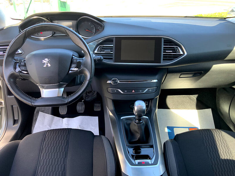 PEUGEOT 308 II 2015