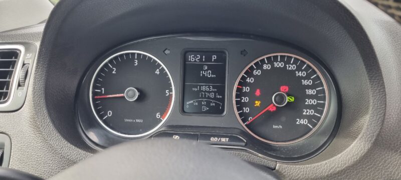 VOLKSWAGEN POLO V MATCH