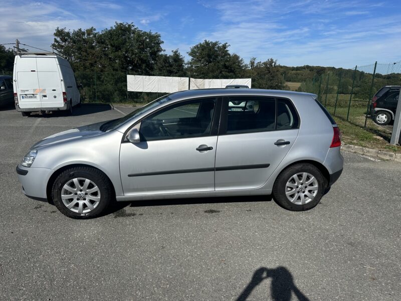 VOLKSWAGEN GOLF V 2004