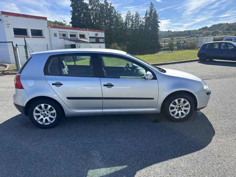 VOLKSWAGEN GOLF V 2004