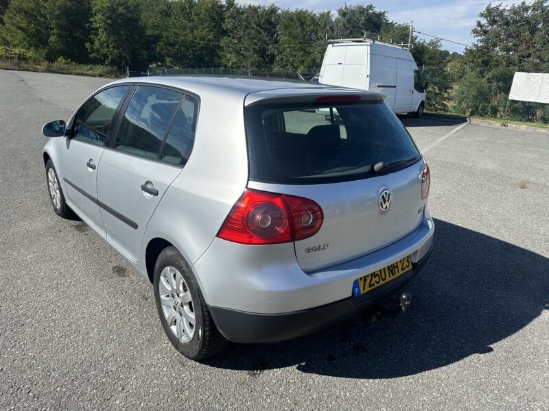 VOLKSWAGEN GOLF V 2004