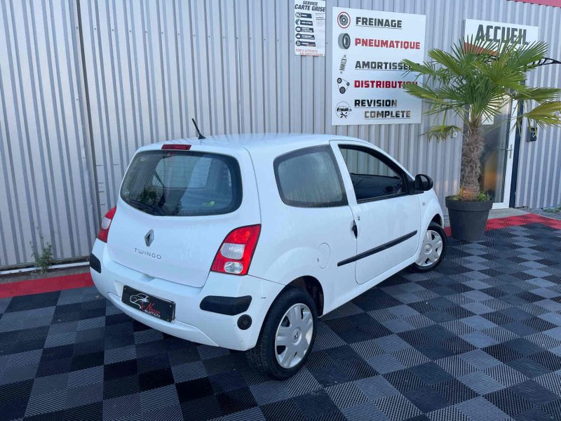 RENAULT TWINGO II 2008