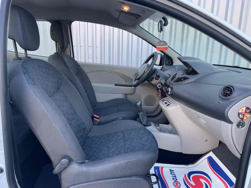 RENAULT TWINGO II 2008