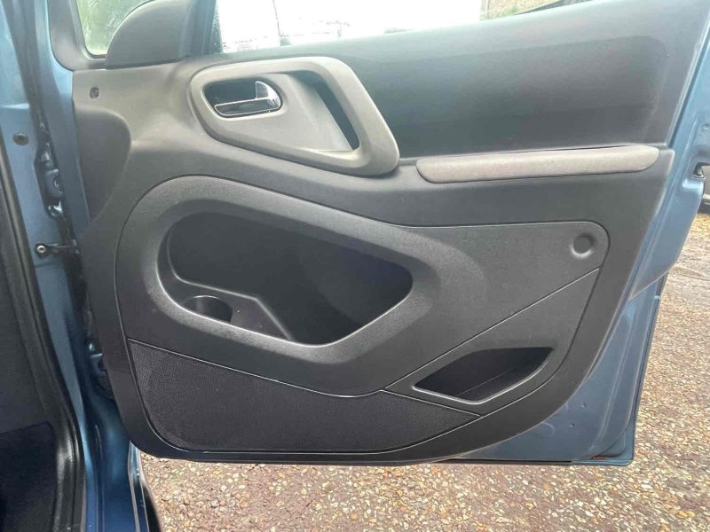 PEUGEOT PARTNER II 2011