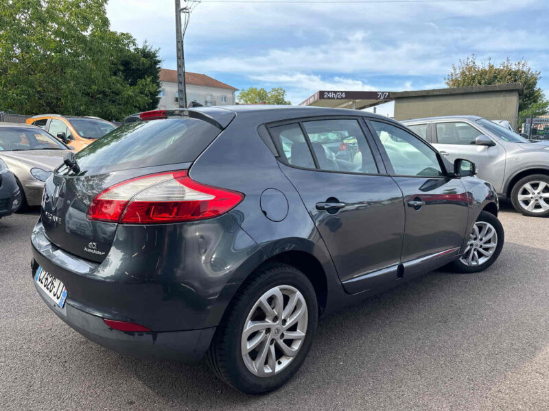 RENAULT MEGANE III  2013