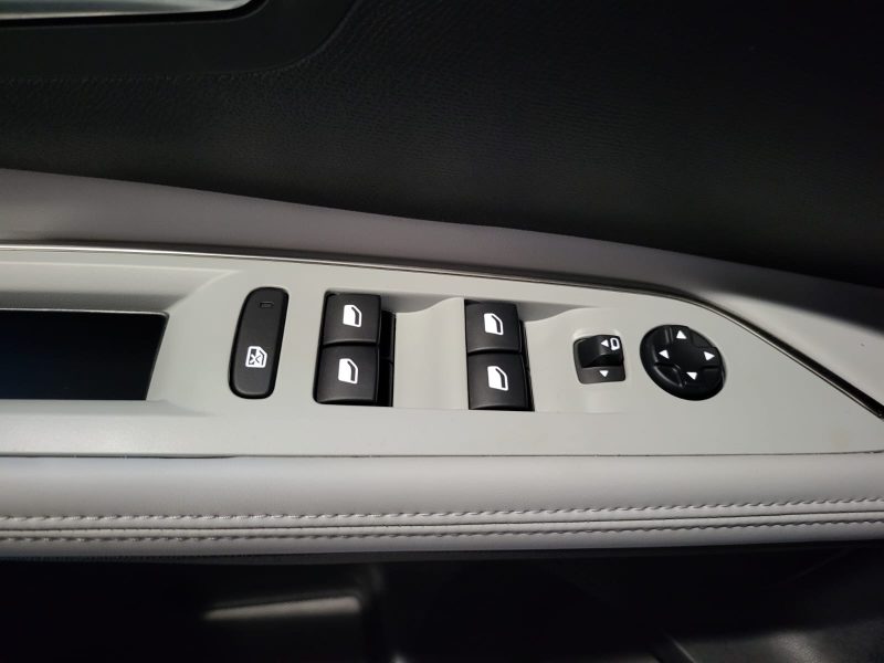 PEUGEOT 5008 2.0 BlueHDi 180cv Allure Business 7PL / APPLE CARPLAY/HAYON ELECTRIQUE/CAMERA DE RECUL