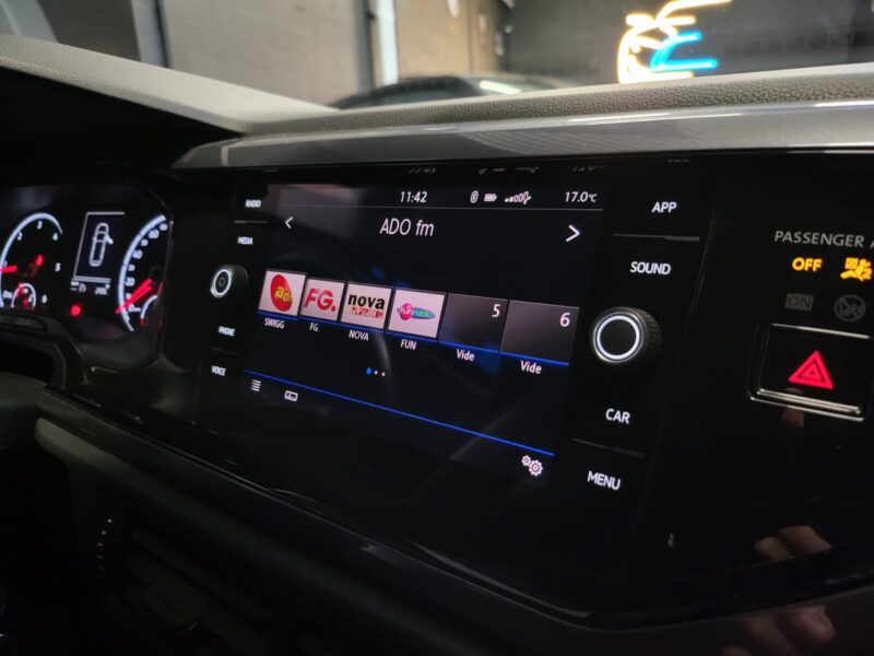 VOLKSWAGEN POLO VI 1.6 TDI 80cv CONNECT 1ère main