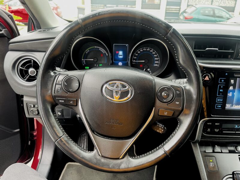 TOYOTA AURIS 2018