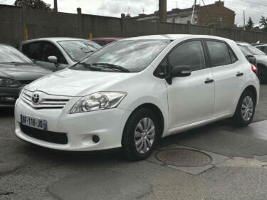 TOYOTA AURIS 2010