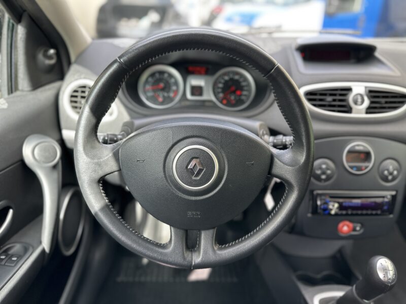 RENAULT CLIO EXEPTION 1.6  PAYEZ EN 4 X !